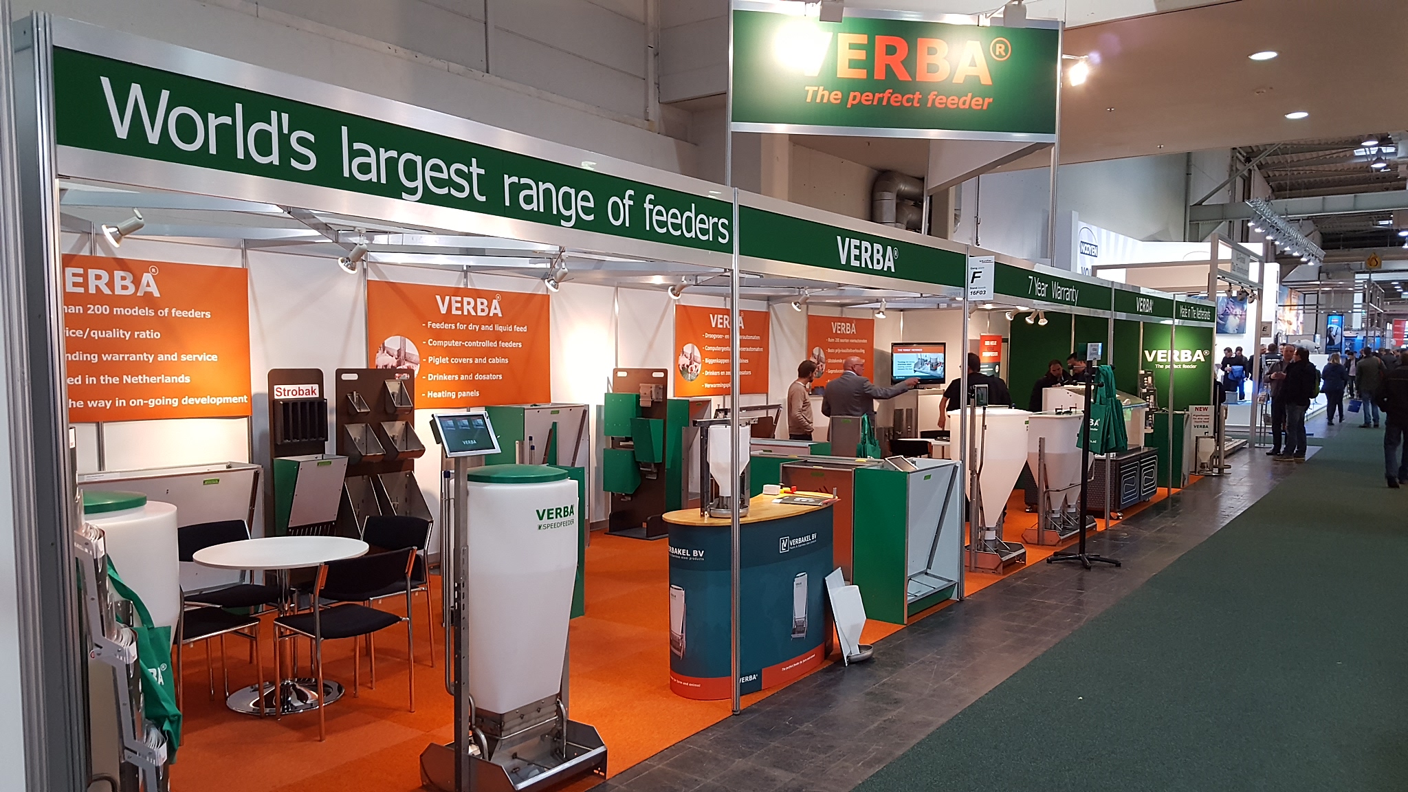 Voerbakken op Eurotier stand
